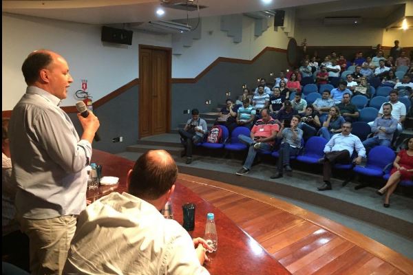 Imagem: Mochi participou de reunião da Associação dos Construtores de Mato Grosso do Sul 