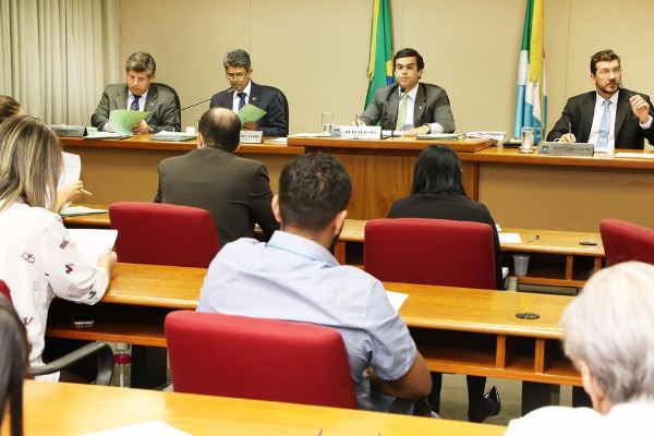 Imagem: A reunião da CCJR é aberta ao público e imprensa