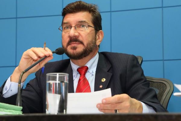 Imagem: Deputado Kemp quer sensibilizar o Governo sobre a necessidade de equipar os hospitais regionais.