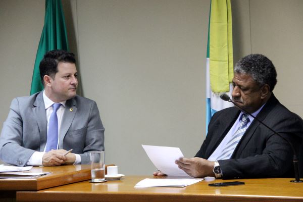 Imagem: A reunião desta tarde foi realizada no Plenarinho Deputado Nelito Câmara