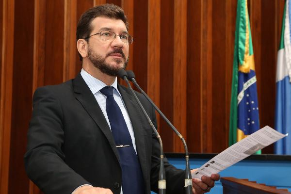 Imagem: Pedro Kemp, presidente da Comissão de Educação, é o proponente do debate na UEMS