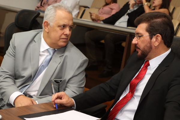 Imagem: Proposta é de autoria do deputado Pedro Kemp, à direita na foto