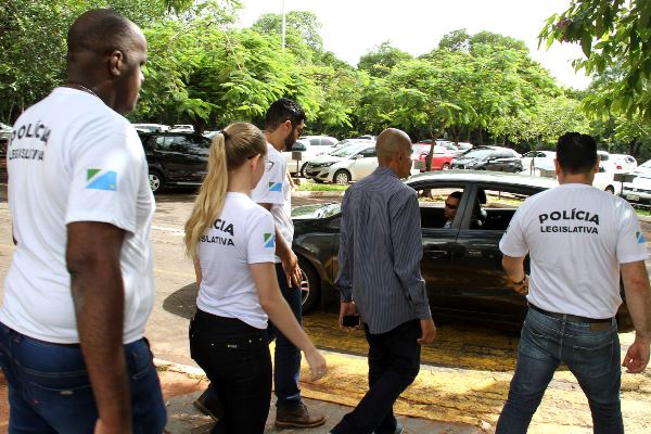 Imagem: Agentes de Polícia Legislativa treinaram como enfrentar situações de perigo em embarque e desembarque de carros oficiais