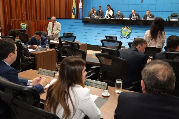 Imagem: Deputados analisaram seis projetos durante a sessão plenária desta quinta-feira