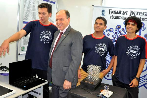 Imagem: Evento ocorre no Centro de Convenções e reúne diversos stands com projetos da Educação Profissional