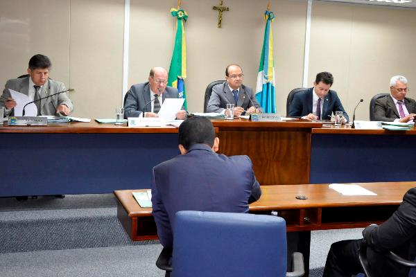 Imagem: Reuniões da CCJR são abertas ao público e realizadas no plenarinho Deputado Nelito Câmara