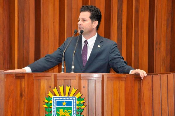 Imagem: Deputadao Renato Câmara (PMDB) coordena a Frente de Regularização Fundiária