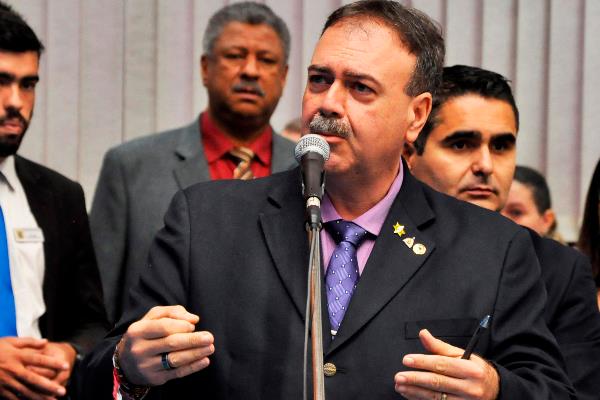 Imagem: Para Siufi, a falta de informações por parte da sociedade e do poder público dificulta encontrar soluções para o problema