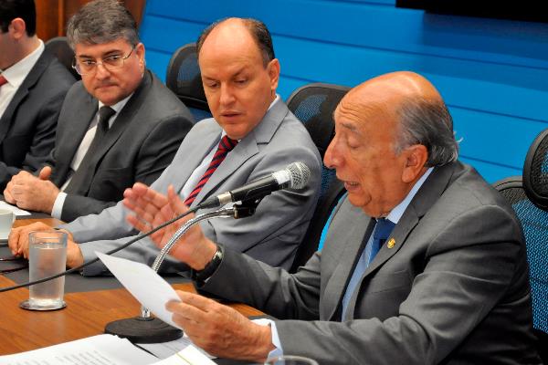 Imagem: Senador Pedro Chaves, relator do projeto de lei, conduziu a audiência