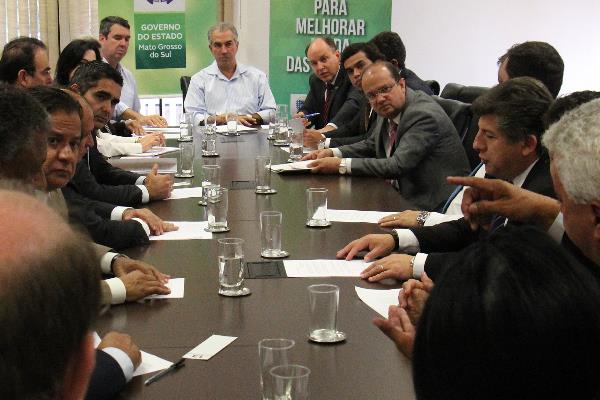 Imagem: Deputados Estaduais se reuniram com governador do Estado, Reinaldo Azambuja (PSDB)