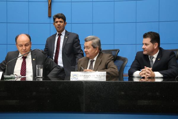 Imagem: Projetos encaminhados à Assembleia visam revisão salarial e alteração do Estatuto dos Poderes