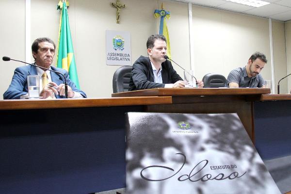Imagem: Deputado Renato Câmara, presidente da Frente, coordenou a reunião 