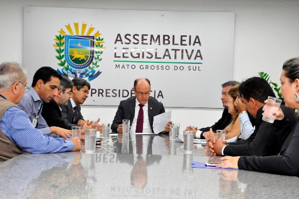Imagem: Reunião com vereadores de Três Lagoas ocorreu na sala da Presidência