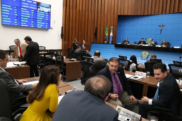 Imagem: Deputados estaduais aprovaram três projetos durante a primeira sessão ordinária da semana