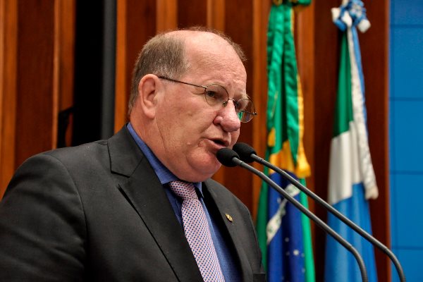 Imagem: Deputado Enelvo Felini esteve na cidade e elogiou término da ponte sobre o Rio Santo Antônio