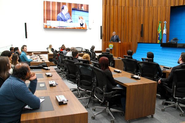 Imagem: Servidores da Assembleia Legislativa assistem palestra sobre regras do período eleitoral