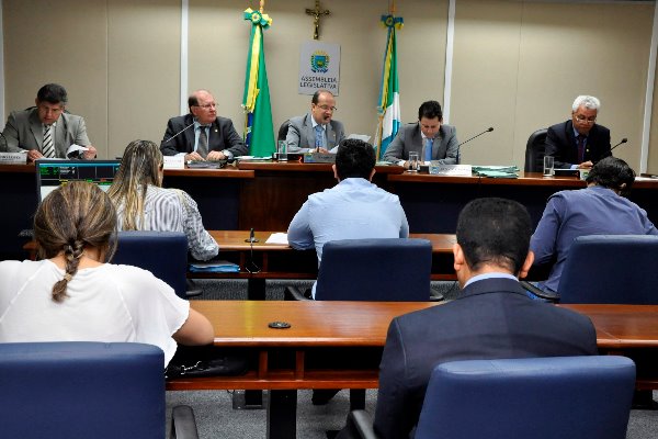 Imagem: A reunião da CCJR aconteceu na manhã desta quarta-feira, no Plenarinho Deputado Nelito Câmara 