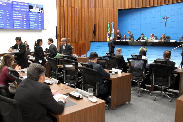 Imagem: A sessão ordinária ocorre no Plenário Júlio Maia, a partir das 9h e é aberta ao público