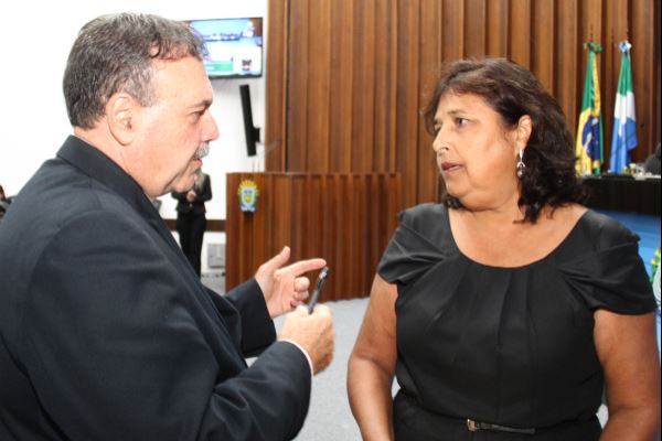 Imagem: Presidente da Associação dos Ostomizados, Lana Maria utilizou a tribuna da ALMS a pedido de Siufi