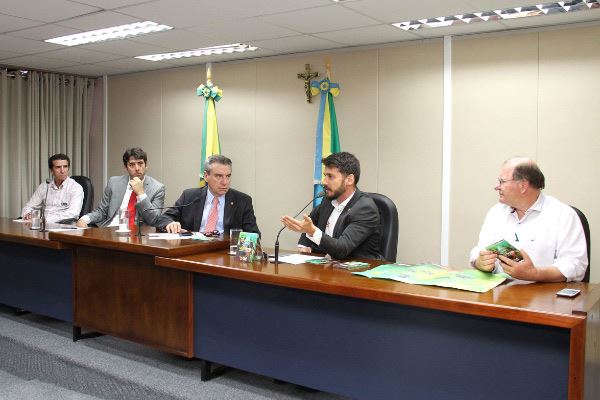 Imagem: A reunião foi realizada nesta quinta-feira no plenarinho da Assembleia Legislativa