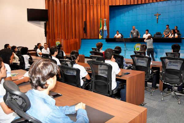 Imagem: Deputados estudantes durante capacitação na Casa de Leis em fevereiro