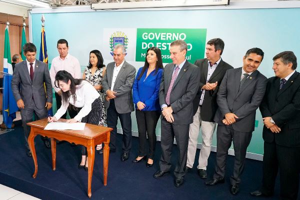 Imagem: Durante a solenidade foi assinado pacto de adesão ao cofinanciamento estadual SUAS