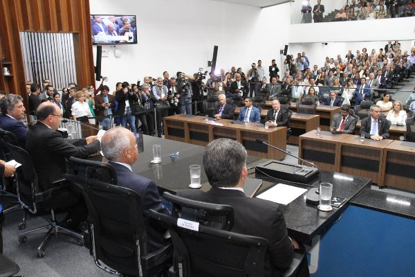 Imagem: Na posse do governador do Estado e vice, deputados eleitos em 2018 falaram dos futuros mandatos
