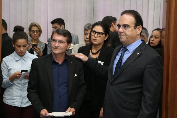 Imagem: A convite do deputado Felipe Orro, Venício Leite ocupou a tribuna para falar sobre aumento da energia elétrica