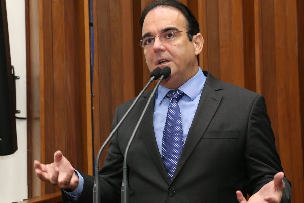 Imagem: Deputado Felipe Orro preside a Comissão de Defesa dos Direitos do Consumidor da Assembleia Legislativa