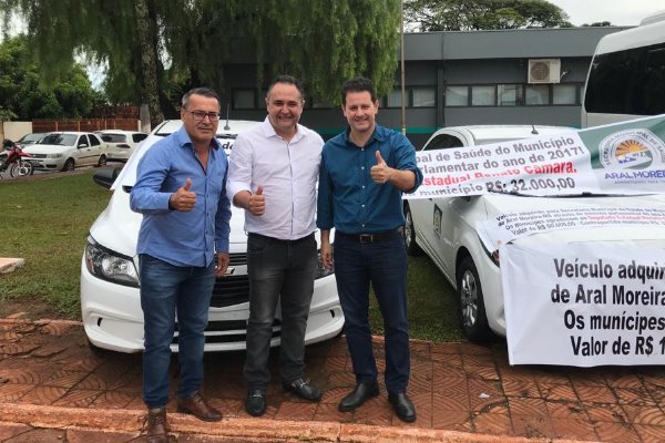 Imagem: Deputado Renato Câmara destinou emendas no valor R$ 60 mil que possibilitaram a compra de dois novos veículos para a saúde em Aral Moreira