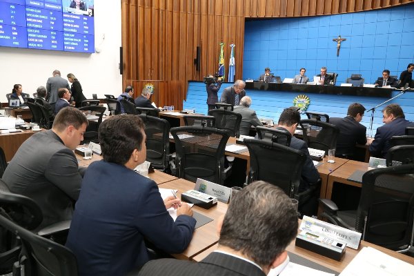 Imagem: Deputados estaduais durante sessão ordinária na Assembleia Legislativa