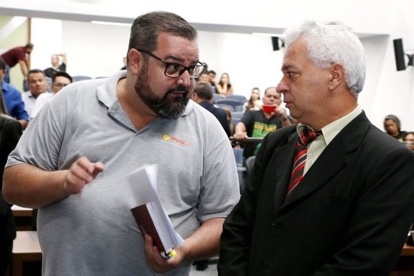 Imagem: Ricardo Bueno subiu à tribuna a convite do deputado Cabo Almi