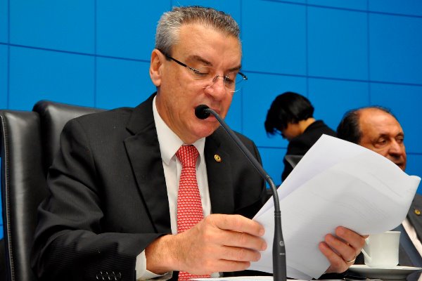 Imagem: Presidente da ALMS, deputado Paulo Corrêa, fez a leitura de Ato da Mesa Diretora que institui comissão para organização de festividades