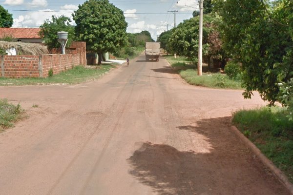 Imagem: O cruzamento em dias de chuva alaga completamente dificultando o tráfego de caminhões e pessoas