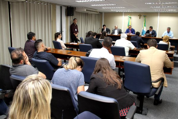 Imagem: Reunião da Comissão de Meio Ambiente discutiu situação de degradação da natureza em Bonito
