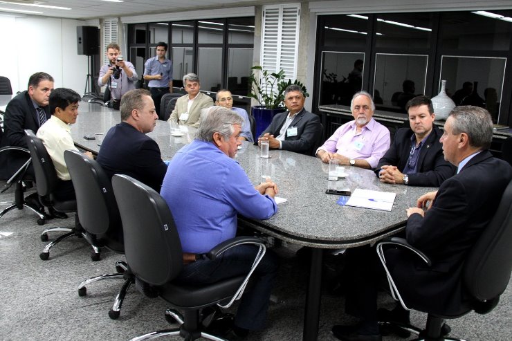 Imagem: Reunião de representantes da UniSaúde com o presidente Paulo Corrêa