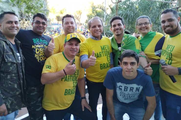 Imagem: Coronel David e apoiadores de Bolsonaro em Dourados-MS