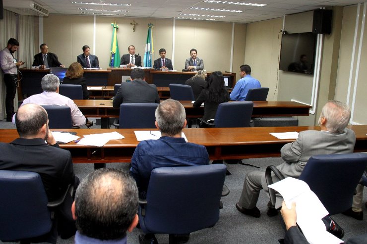 Imagem: Reunião para apresentação de relatórios fiscais dos Poderes à Comissão de Acompanhamento da Execução Orçamentária 