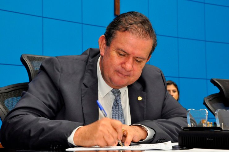 Imagem: O vice-presidente da Casa de Leis, deputado Eduardo Rocha, propôs a solenidade