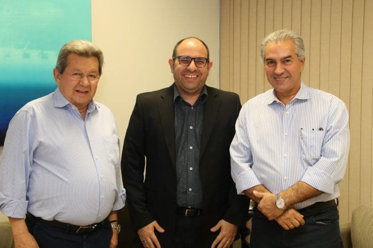 Imagem: Onevan participou de reunião com reitor Marcelo Turine e governador Reinaldo Azambuja