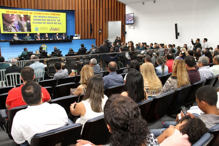 Imagem: No total, 40 pessoas foram agraciadas com a Medalha Jair da Cruz Abreu Holsbach