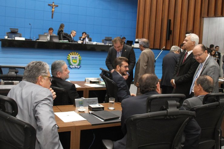 Imagem: Deputados durante sessão plenária na Assembleia Legislativa de Mato Grosso do Sul