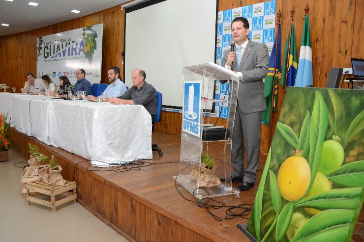 Imagem: Deputado Renato Câmara representou o Legislativo e é o autor da Lei que põe a guavira como símbolo do MS