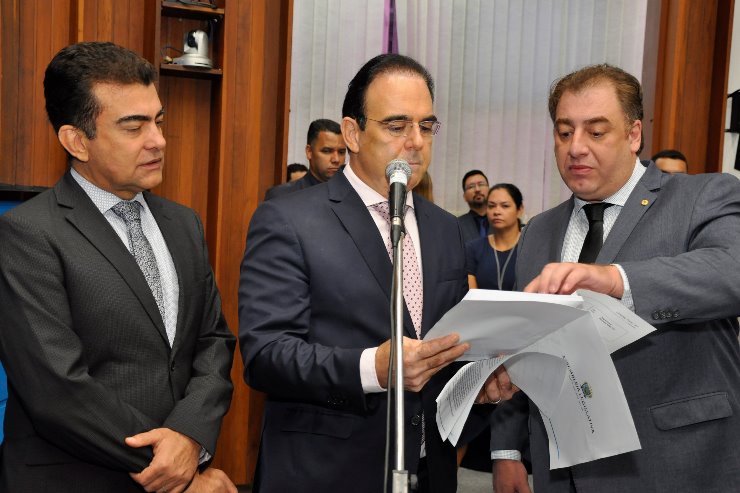 Imagem: Deputados Felipe Orro, Marçal Filho e Neno Razuk, todos signatários do requerimento para abertura de uma CPI