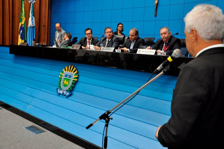 Imagem: Deputados em sessão plenária na Assembleia Legislativa de Mato Grosso do Sul