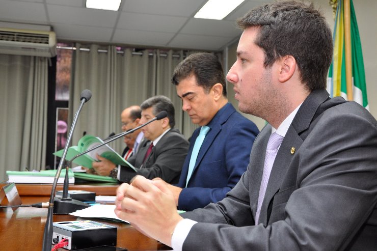 Imagem: Reunião ordinária da Comissão de constituição, Justiça e Redação