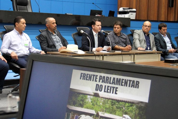 Imagem: Frente Parlamentar do Leite realizou a primeira reunião nesta terça-feira para dar posse a integrantes 