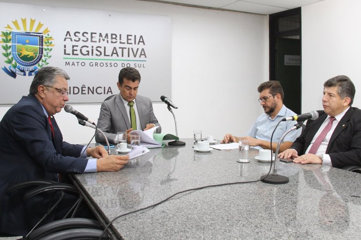 Imagem: Evander Vendramini, Marçal Filho, Pedro Kemp e Lidio Lopes, membros da Comissão que analisa mudanças na Constituição