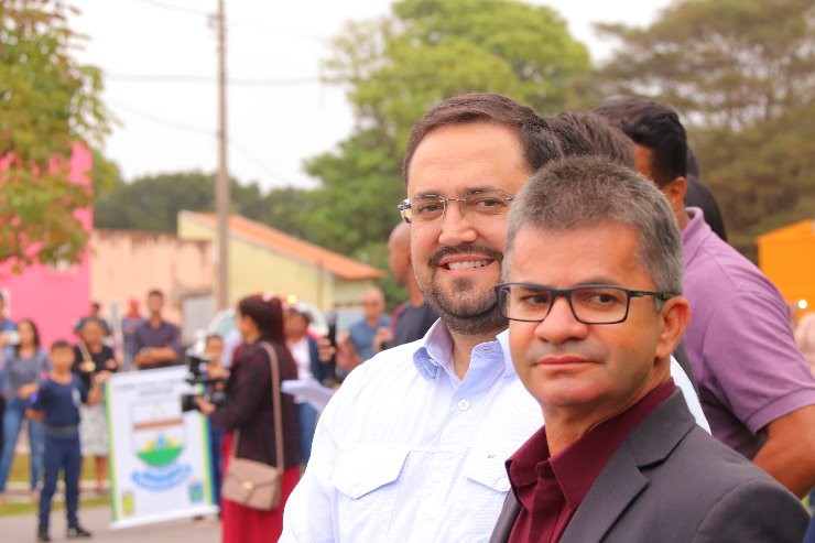 Imagem: Marcio Fernandes ao lado do prefeito de Sonora, Enelto Ramos
