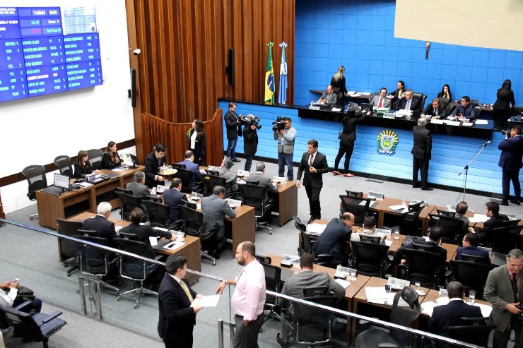 Imagem: Deputados em sessão plenária na Assembleia Legislativa de Mato Grosso do Sul